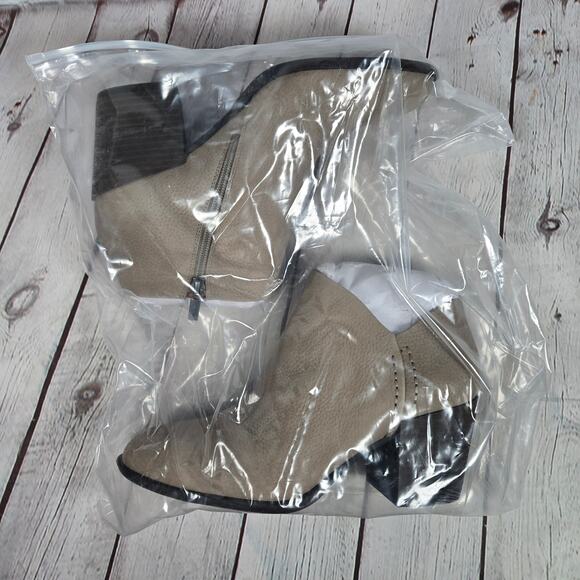 Lucky Brand Bellita Leather Ankle Boot in Seneca Rock 9M - Picture 12 of 12